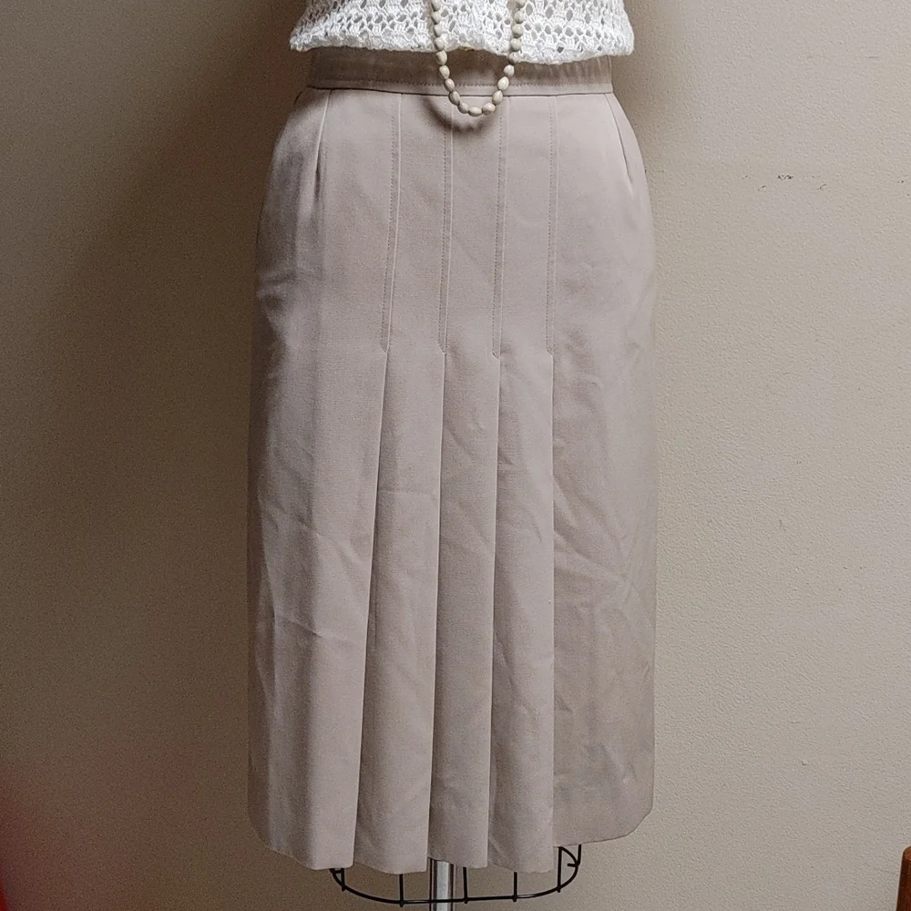 Vintage Louis Féraud Gabardine Worsted Wool Pleated w Pockets Skirt 2/4